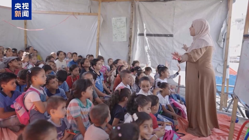 加沙学生:即使以军到处轰炸 也不会放弃学业