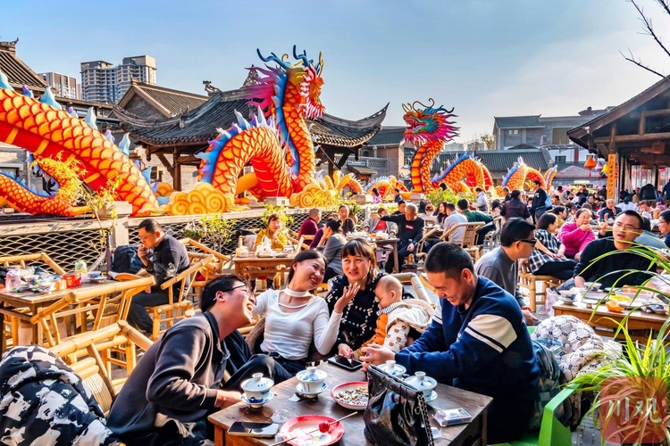 (转载)成都:兼具传统与时尚 升腾人间烟火味