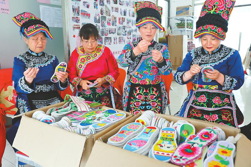 （今日热点1，导航成都，移动端）广东援建者探访汶川看巨变 援建项目还在持续“造血”