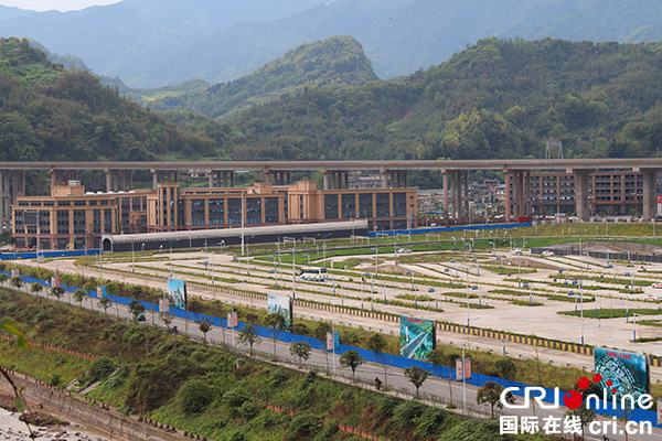 图片默认标题_fororder_川滇藏商贸物流园区（雨城区委宣传部--供图）
