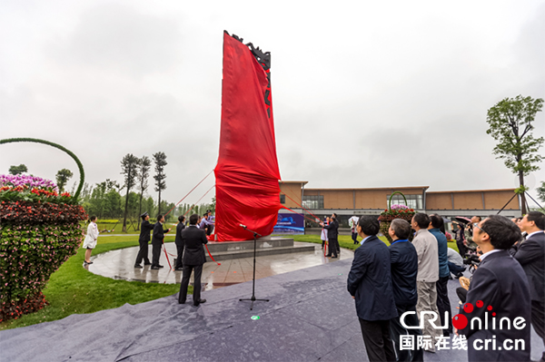 图片默认标题_fororder_京什纪念碑迁建揭碑(摄影肖宇)