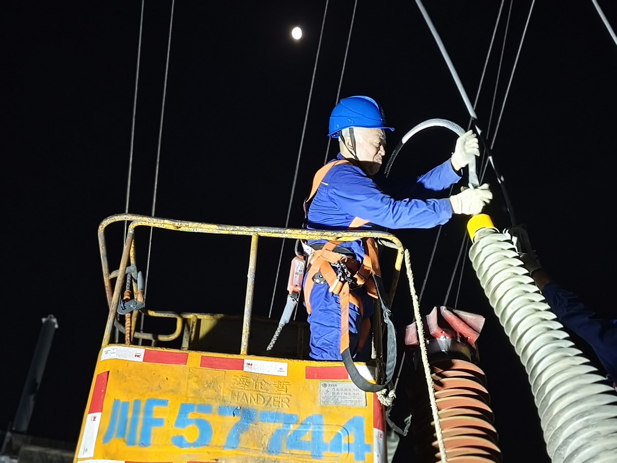 (转载)德阳1600余名党员战高温 全力守护万家“清凉”