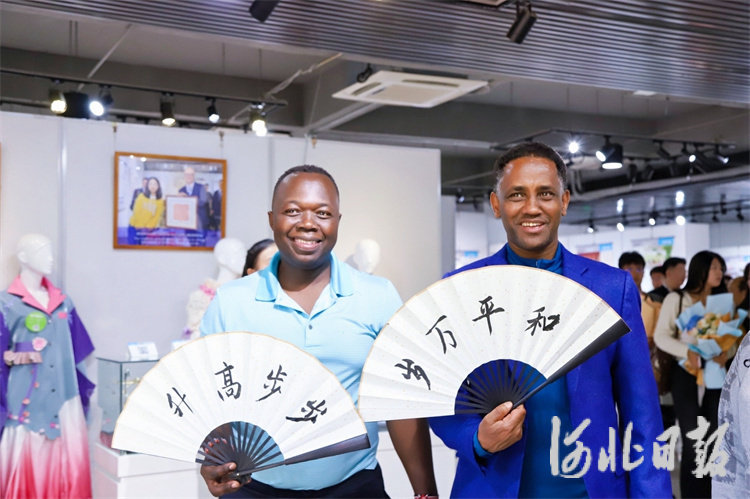 肯尼亚代表团和联合国人口基金驻华代表处一行到访燕京理工学院 肯尼亚代表团和联合国人口基金驻华代表处一行到访燕京理工学院