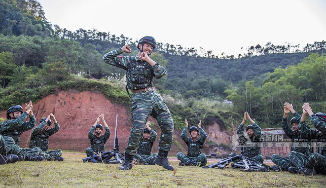广西玉林：武警特战队员野外驻训趣事多