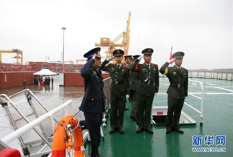 中国海警舰船首次访问越南