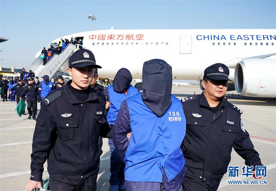 新华网■河北省公安机关在菲律宾捣毁一特大电信诈骗窝点