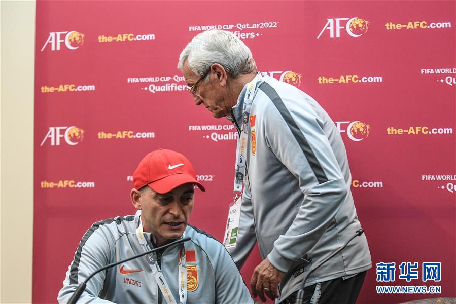 新华网@世预赛：里皮宣布辞去中国男足主教练职务