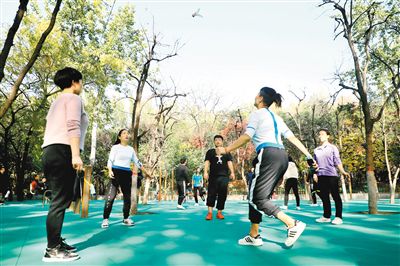 西安主城区首个智慧型健身园区 长乐公园全民健身园区正式开放