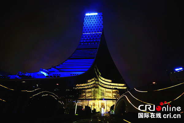 中国-欧洲中心举行周年庆 成都夜空亮起欧盟