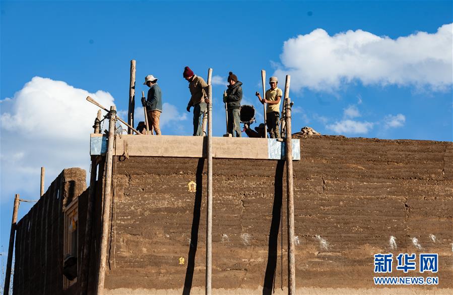 【新华网】川藏线——“中国最美景观大道”