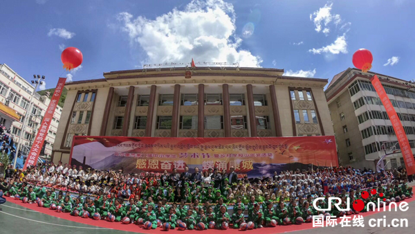 图片默认标题_fororder_1.第二届中小学生艺术节暨乡村学校少年宫活动现场