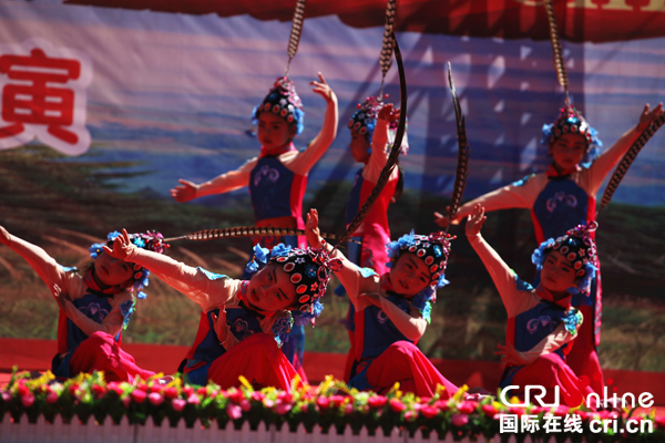 图片默认标题_fororder_4.艺术节表演之俏花旦