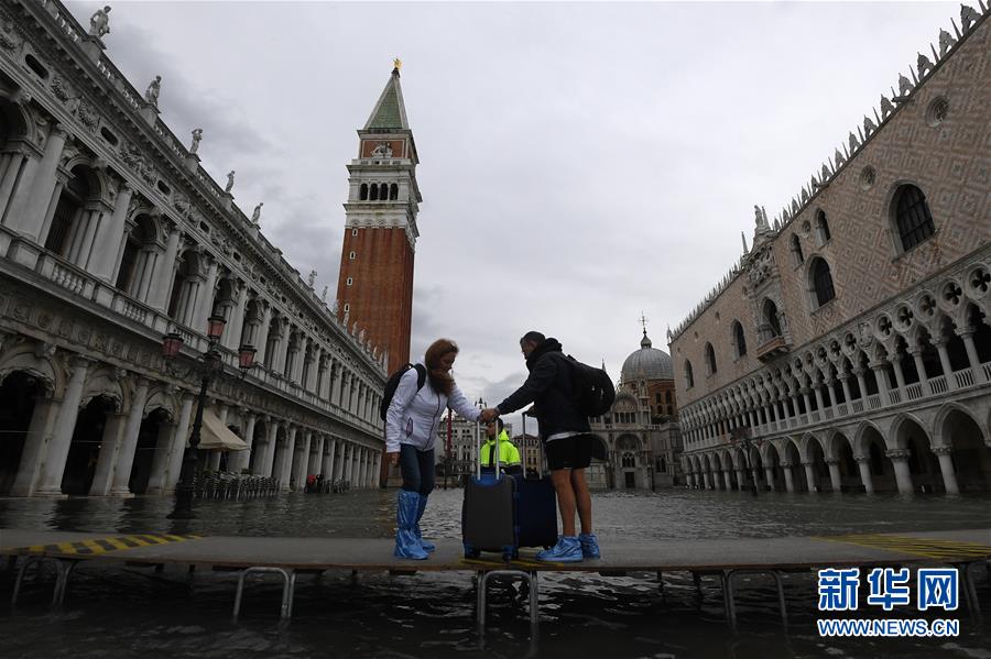 新华网@威尼斯洪灾持续