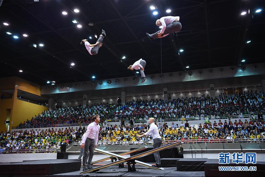 “珠澳一家亲”——第六届中国国际马戏节文化惠民演出在澳门举行
