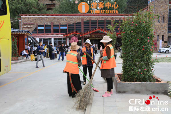 图片默认标题_fororder_1.打扫卫生的环卫阿姨们44