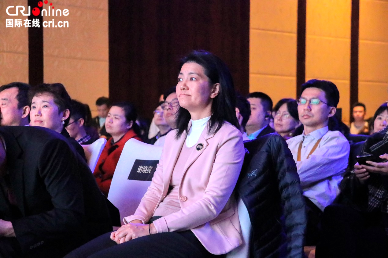 【蓝文舒专访稿件】梁颕宇:对前沿技术和基础研究进行长期价值投资十分必要 【蓝文舒专访稿件】梁颕宇:对前沿技术和基础研究进行长期价值投资十分必要