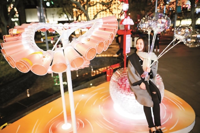 2019灯光艺术节开幕 23件光影艺术作品点亮夜上海