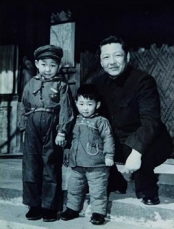 Xi Jinping dan Ibunya