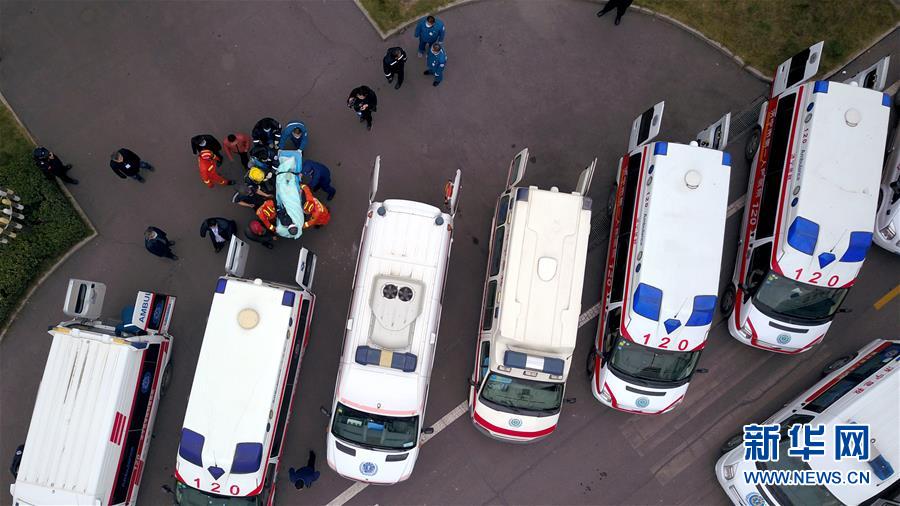 「新华网」山东能源肥矿集团梁宝寺煤矿事故被困人员全部获救升井