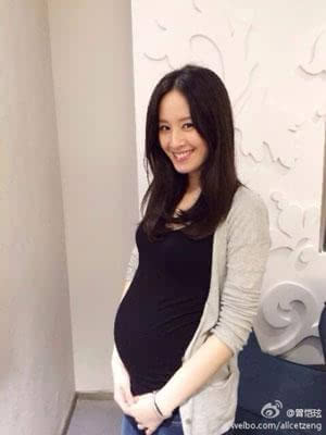 baby近照孕肚明显 女明星怀孕那么美?