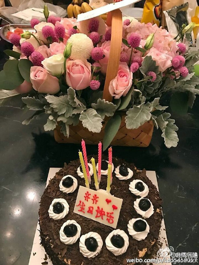 浪漫！林永健为妻子庆生 称爱妻“齐齐”