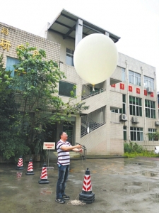 （今日热点1，导航成都，移动端）四川发布暴雨蓝色预警 "黑科技""揪出"幕后推手