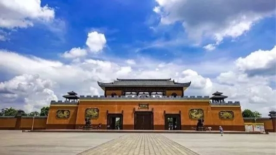 全国近百名新星模特选手从鼎龙湾出发 带你领略湛江魅力风情 全国近百名新星模特选手从鼎龙湾出发 带你领略湛江魅力风情