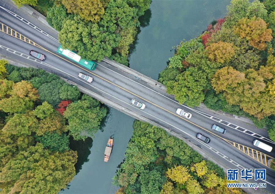 #新华网#初冬彩西湖