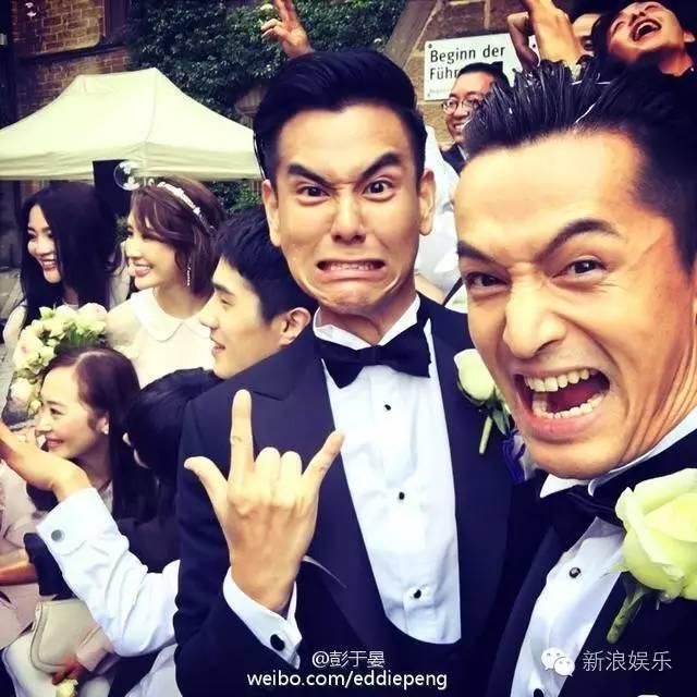 鹿晗搞怪刘亦菲做鬼脸 颜值高才爱发丑照？