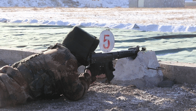 中国军网@他们不惧严寒的样子，帅炸了！