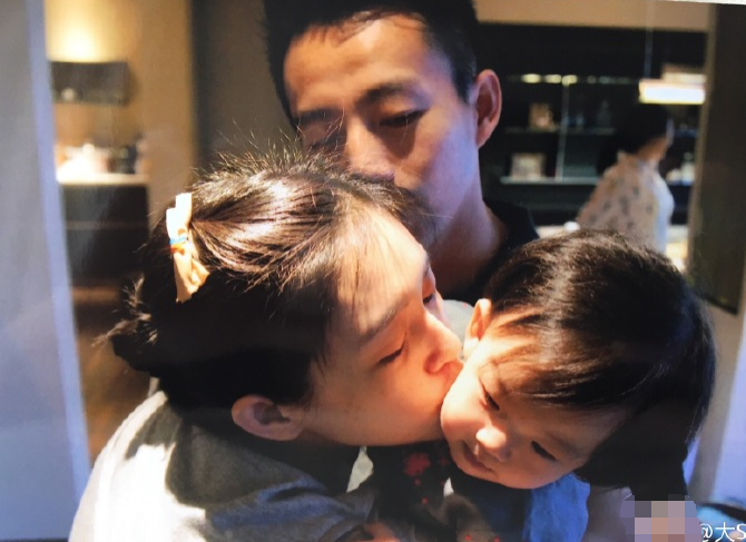 大S产后正式复工:脸很僵,人中不听使唤 - 国际在