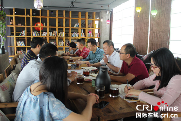 图片默认标题_fororder_龚文安在座谈会上发言