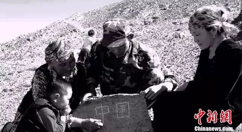 【中新社】58年！她行走80000多公里 在十余万块石头上刻下“中国
