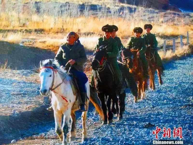 【中新社】58年！她行走80000多公里 在十余万块石头上刻下“中国