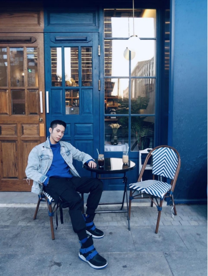 “丹麦天使”穿COZYSTEPS与NASA联名款雪地靴打造科幻风 “丹麦天使”穿COZYSTEPS与NASA联名款雪地靴打造科幻风