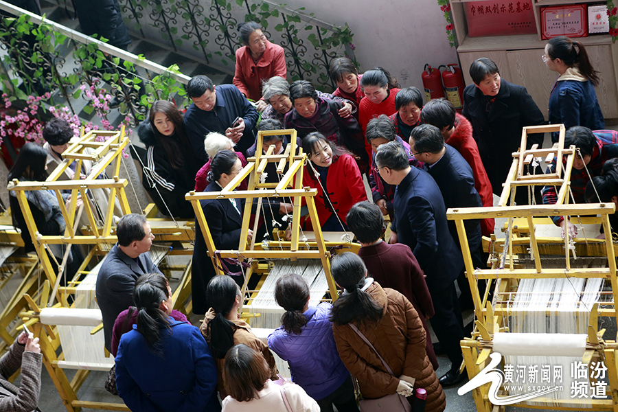 视觉临汾:贺家庄“漫天岭”粗布加工织出扶贫新路