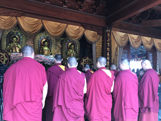 图片默认标题 图片默认标题_fororder_チベット仏教の高僧による読経