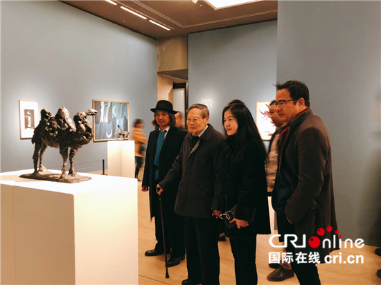 "自知者明——熊秉明艺术展"在中国美术馆开幕,杨振宁夫妇与吴为山(左