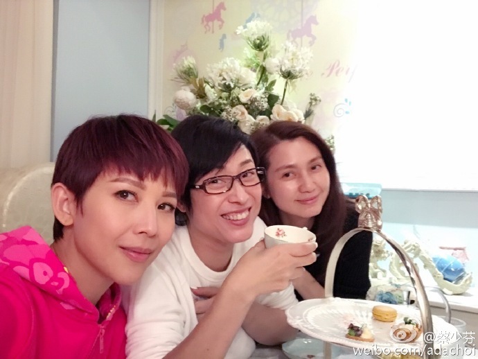 素颜认不出！ 洪欣陈法蓉蔡少芬姐妹淘齐聚(组图)