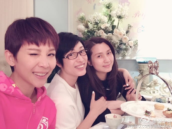 素颜认不出！ 洪欣陈法蓉蔡少芬姐妹淘齐聚(组图)