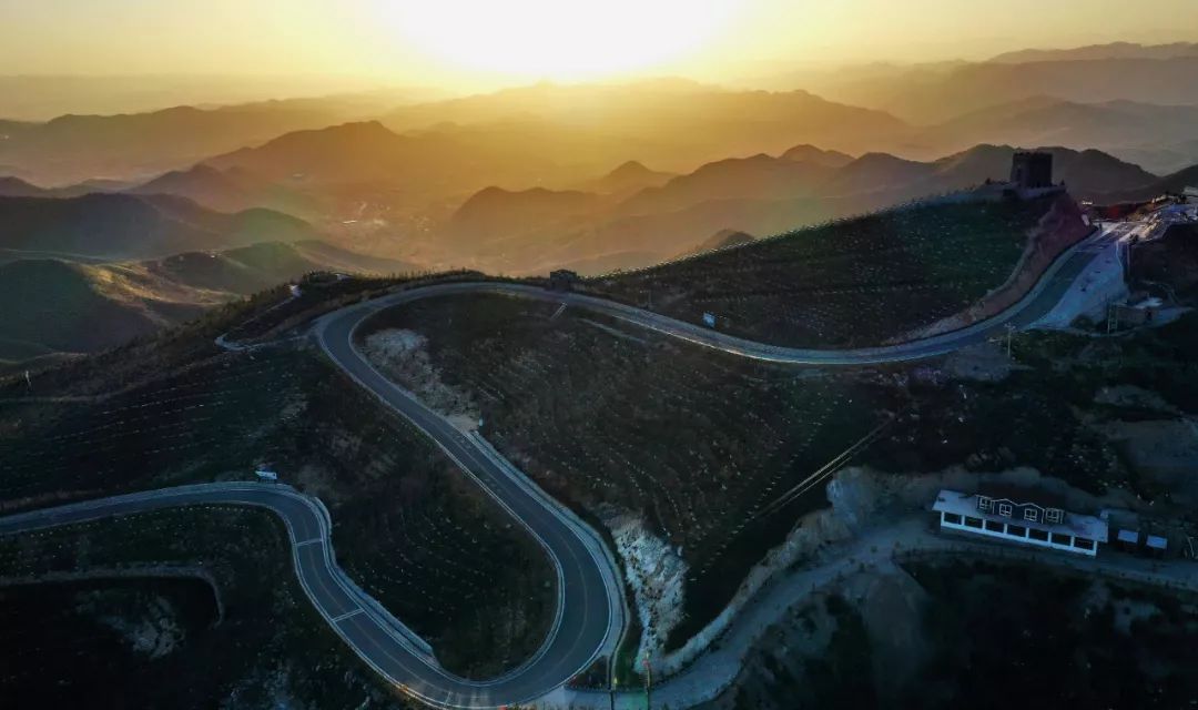 「新华社」这是初冬的神州，这是如画的中国！