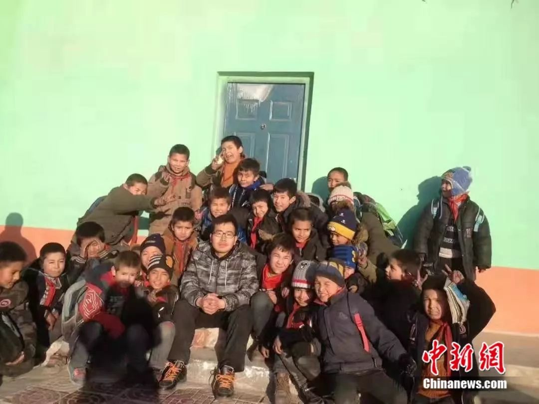 [中新社]“听说新疆缺老师，我想也没想就去了”