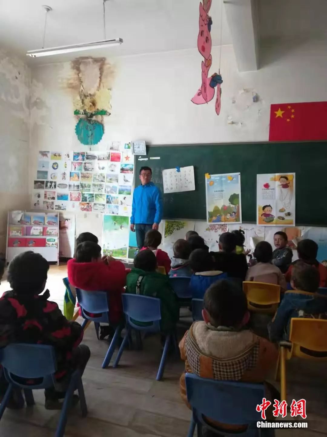 [中新社]“听说新疆缺老师，我想也没想就去了”