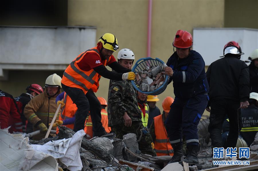 新华网@阿尔巴尼亚地震死亡人数升至30人
