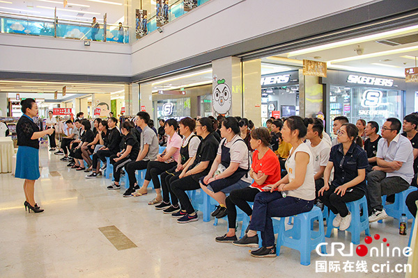 图片默认标题_fororder_现场授课（摄影-杨梦婧）