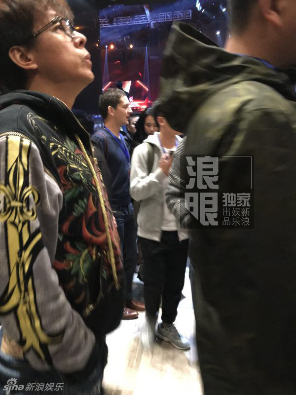 莫文蔚洋老公罕见现身 颜值不输明星(组图)
