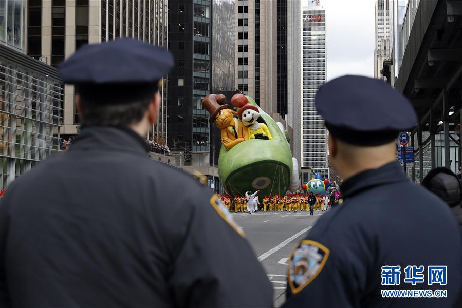 新华网■纽约举行2019感恩节大游行