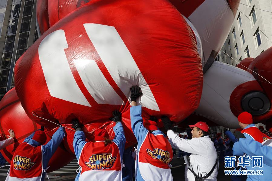 新华网■纽约举行2019感恩节大游行