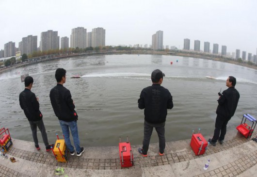 留云湖上演海模竞速 上海拓展水系体育新空间