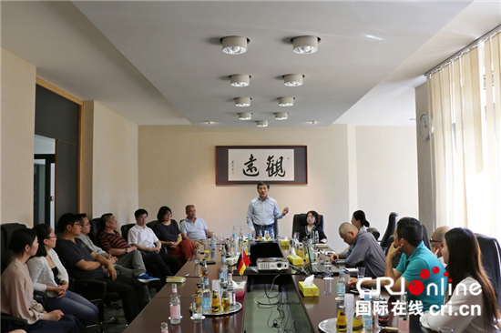 图片默认标题_fororder_2、曲永刚阐述商会章程.JPG